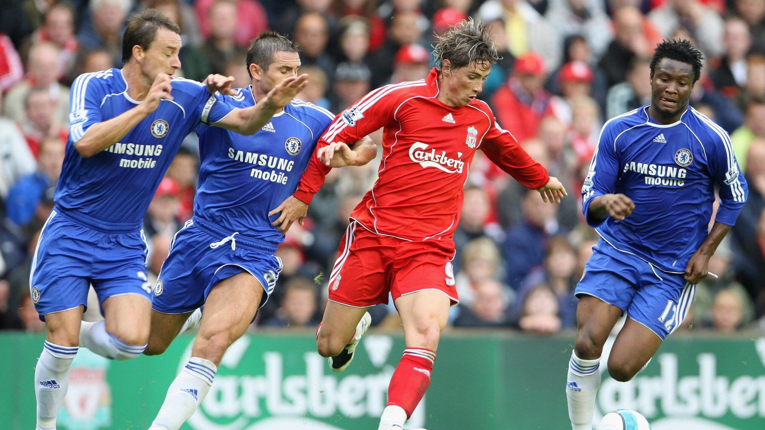 西骑手斯蒂芬·巴尔查携手“Chevaux Primavera”勇夺巴黎奥运会三项赛金牌，感动全场。